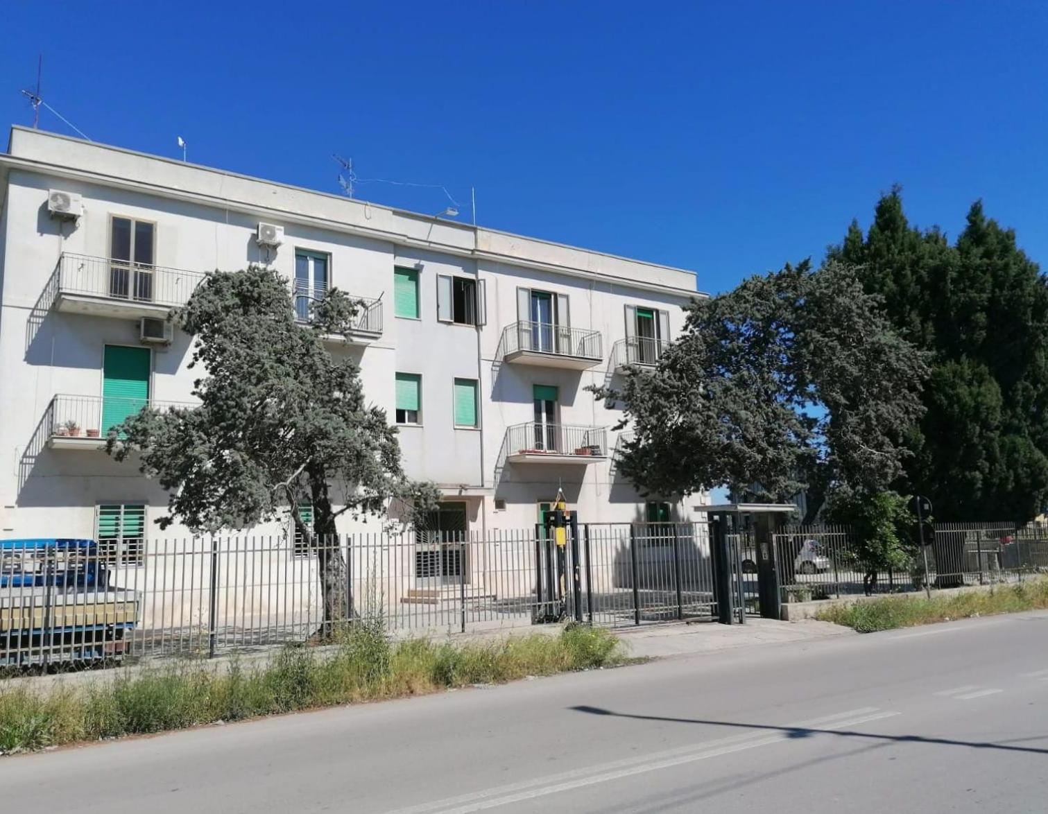 Apartamento Le Rondini Trani Exterior foto